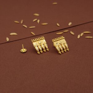 gold earrings