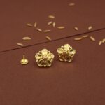 gold earrings