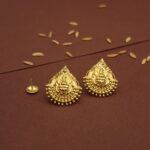 gold earrings