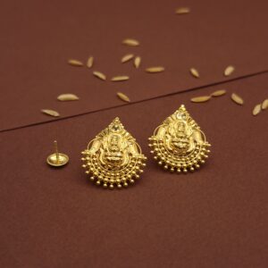 gold earrings