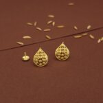 gold earrings