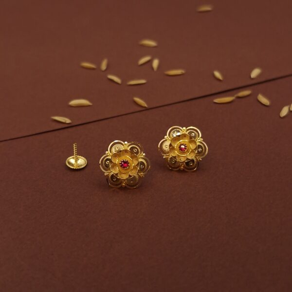 gold earrings