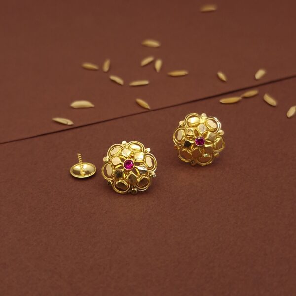 gold earrings