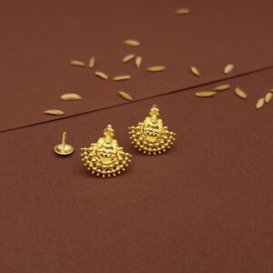 gold earrings