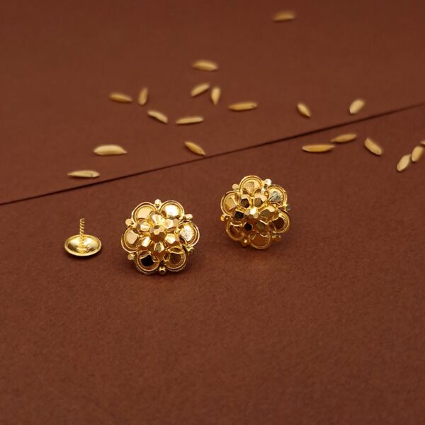 gold earrings